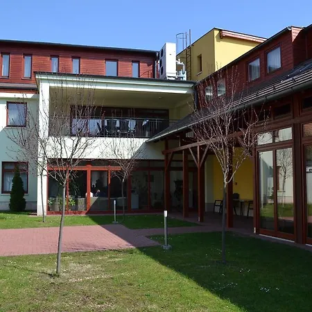 Althann Vendeghaz Es Konferencia Koezpont 3* Vác
